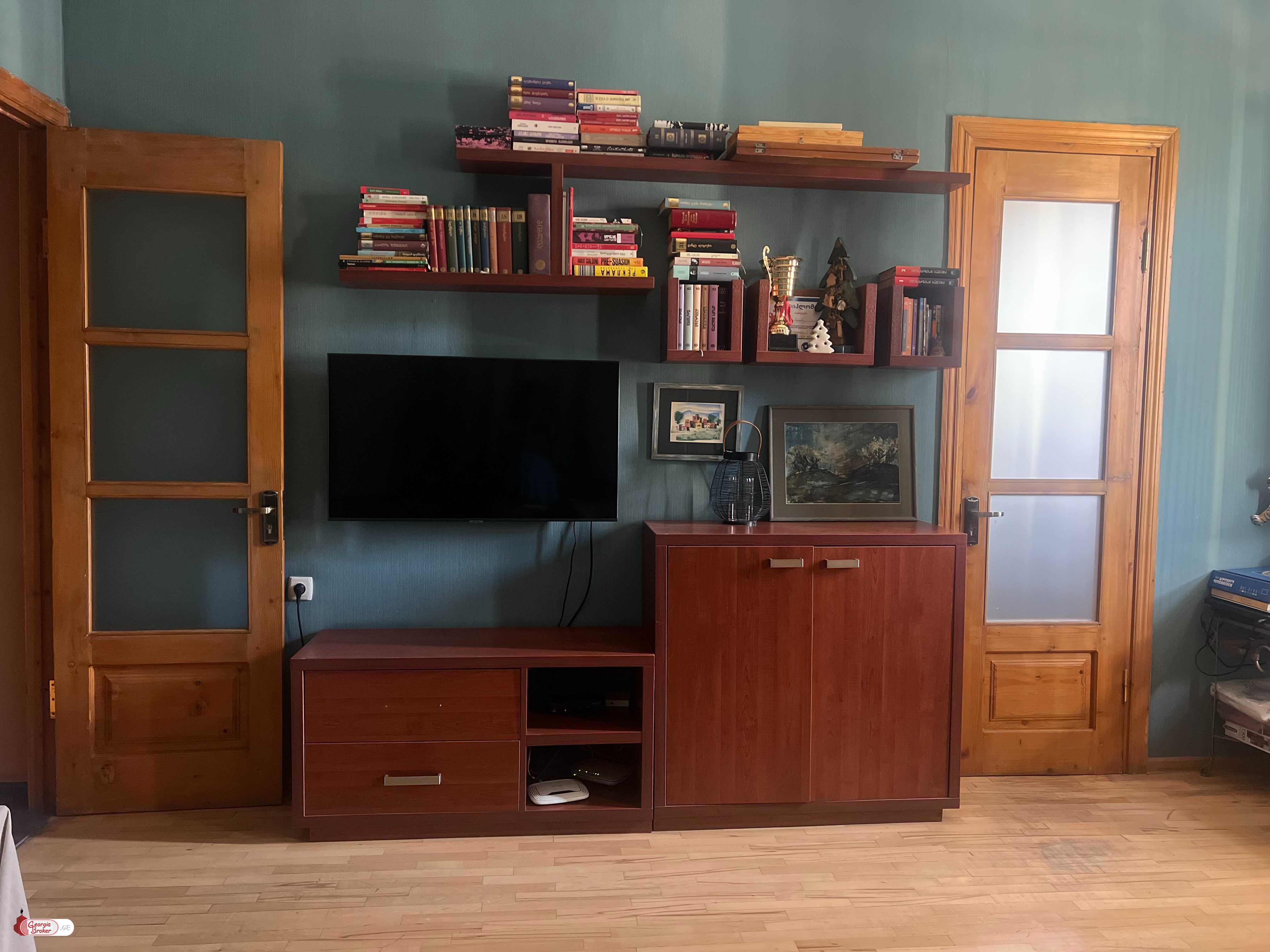 old repaired 3-room apartment for sale