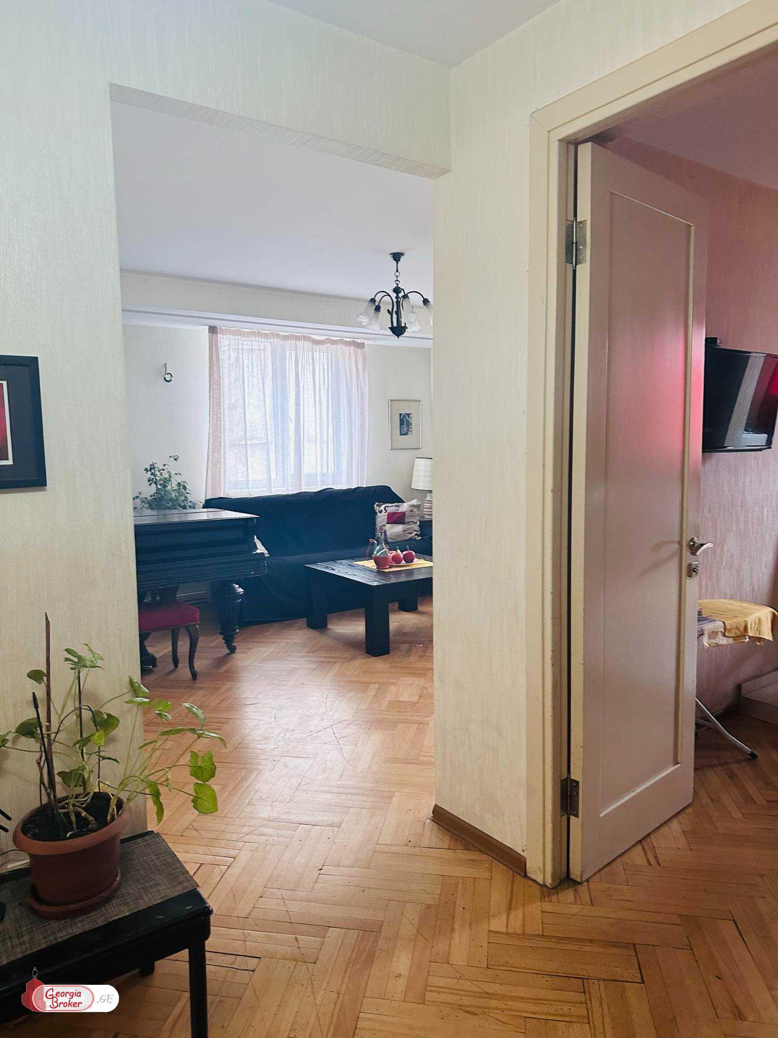 old repaired 3-room apartment for sale