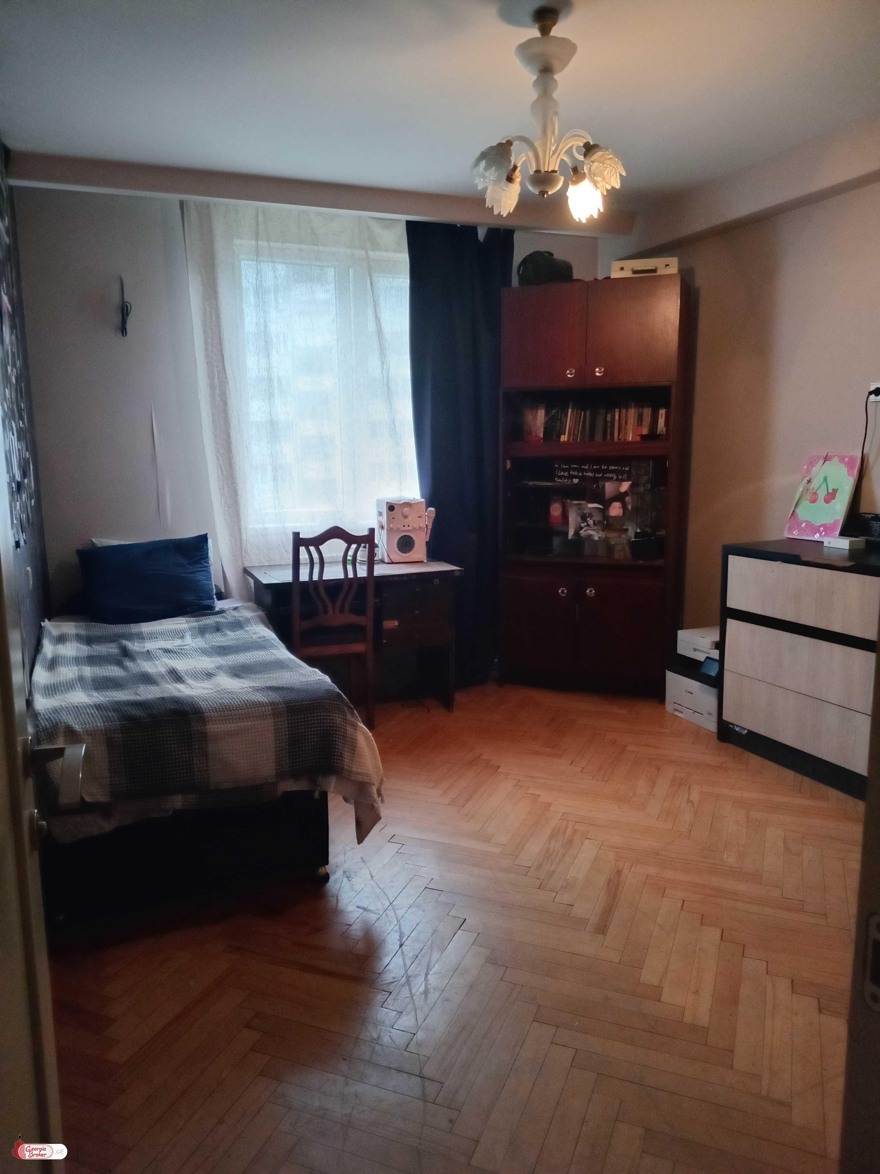 old repaired 3-room apartment for sale