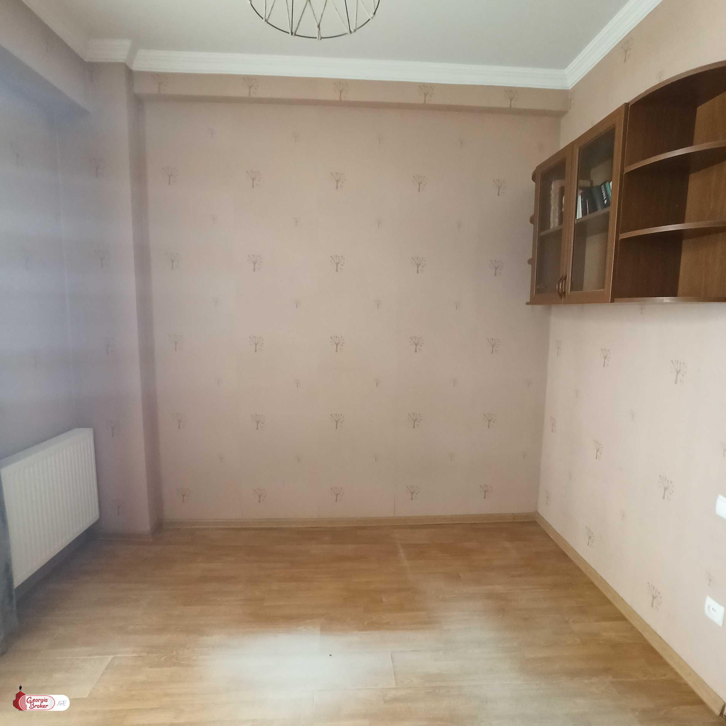 nearly repaired 3-room apartment for sale