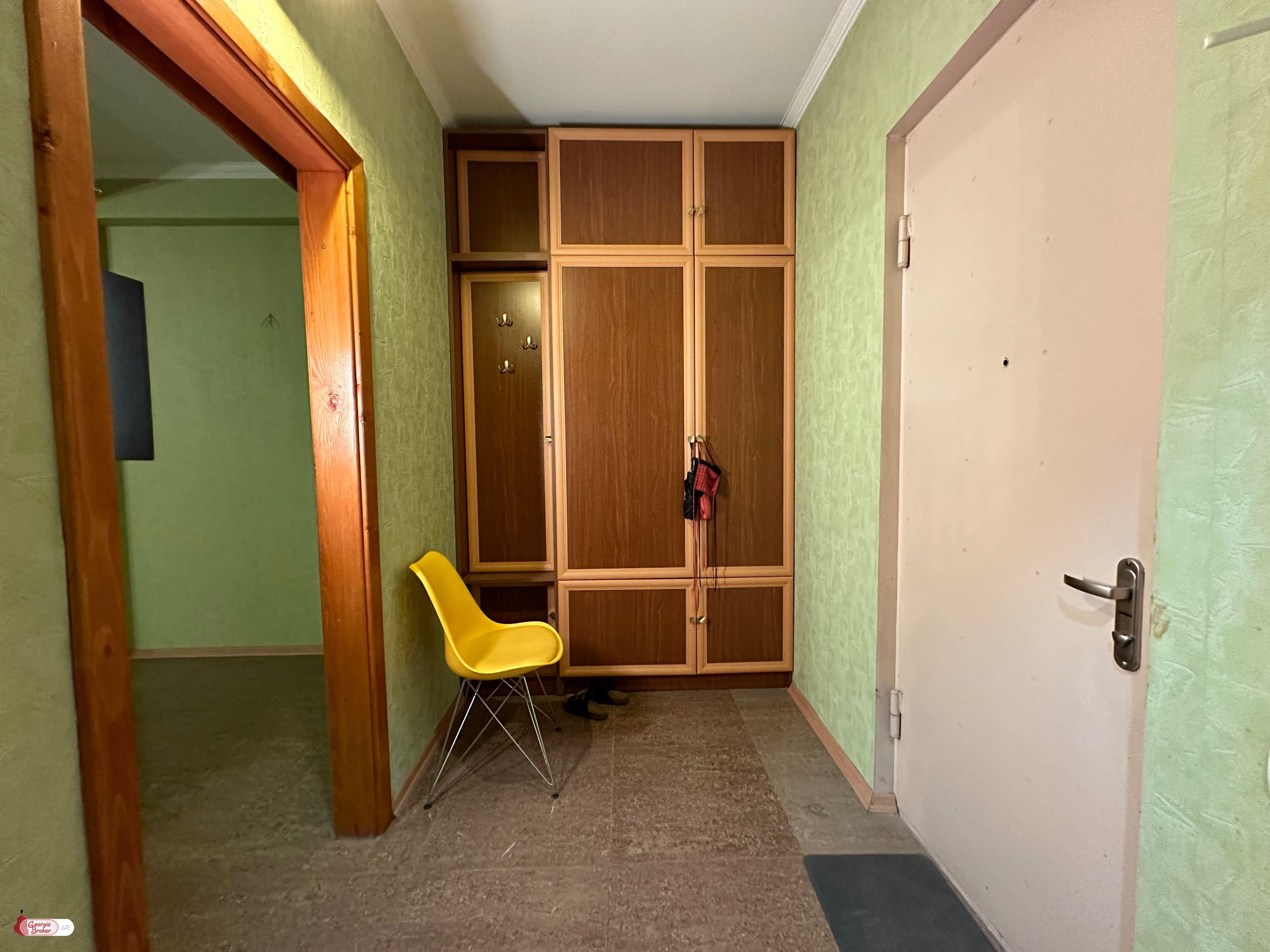 nearly repaired 3-room apartment for sale