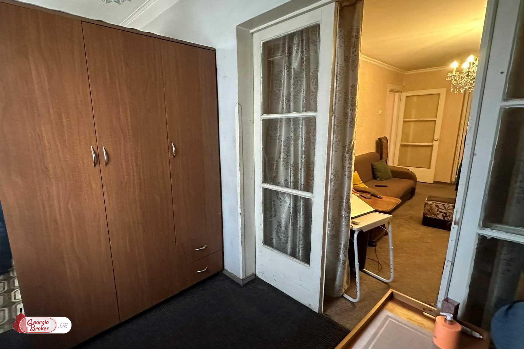 old repaired 3-room apartment for sale