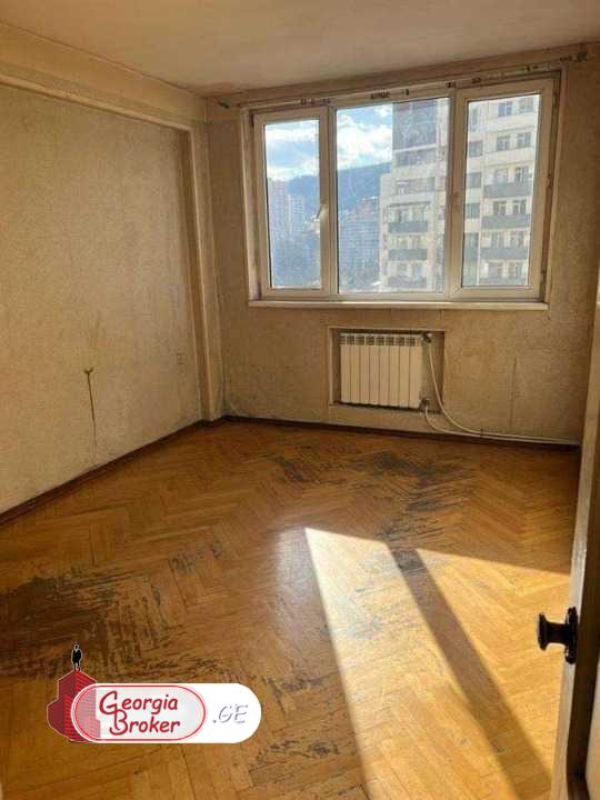 without repair 4-room apartment for sale