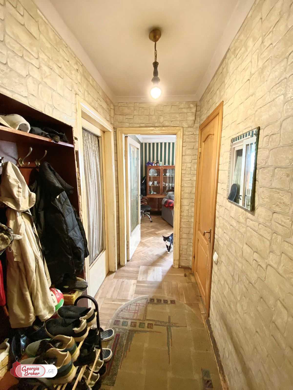 old repaired 5-room apartment for sale