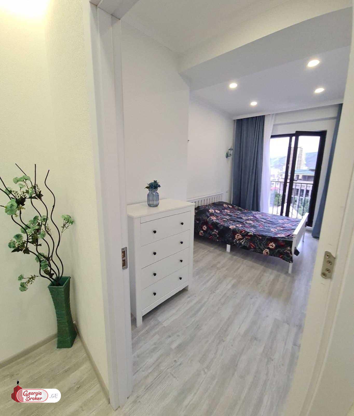 nearly repaired 2-room apartment for sale