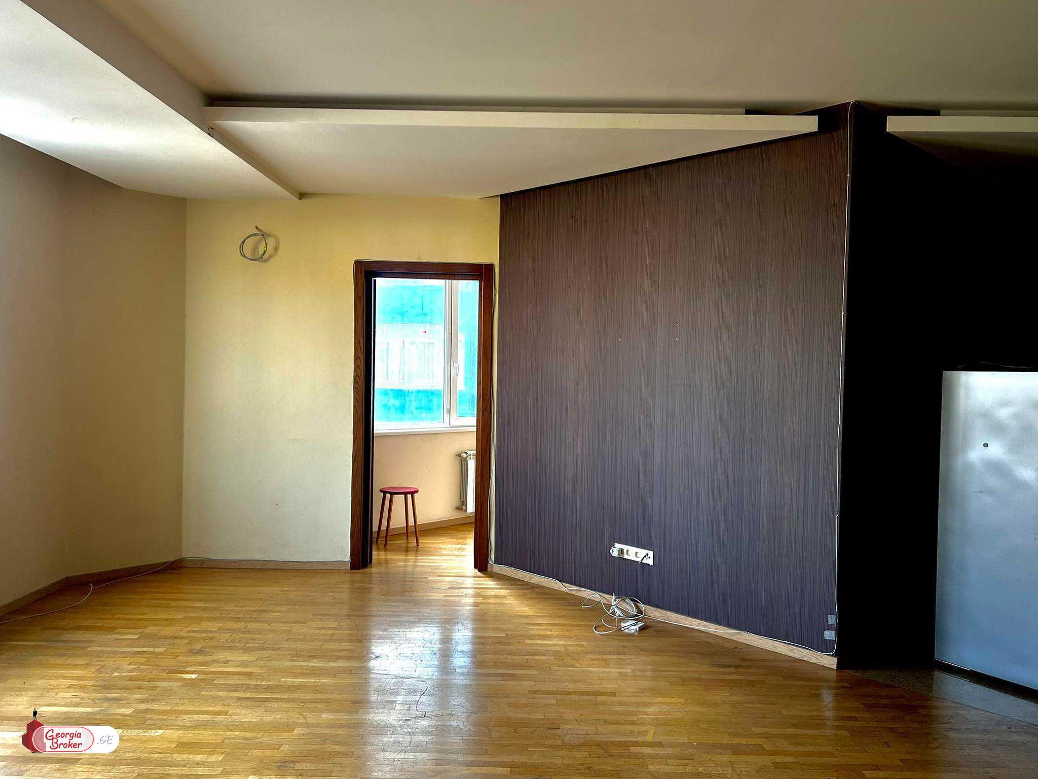 nearly repaired 3-room apartment for sale