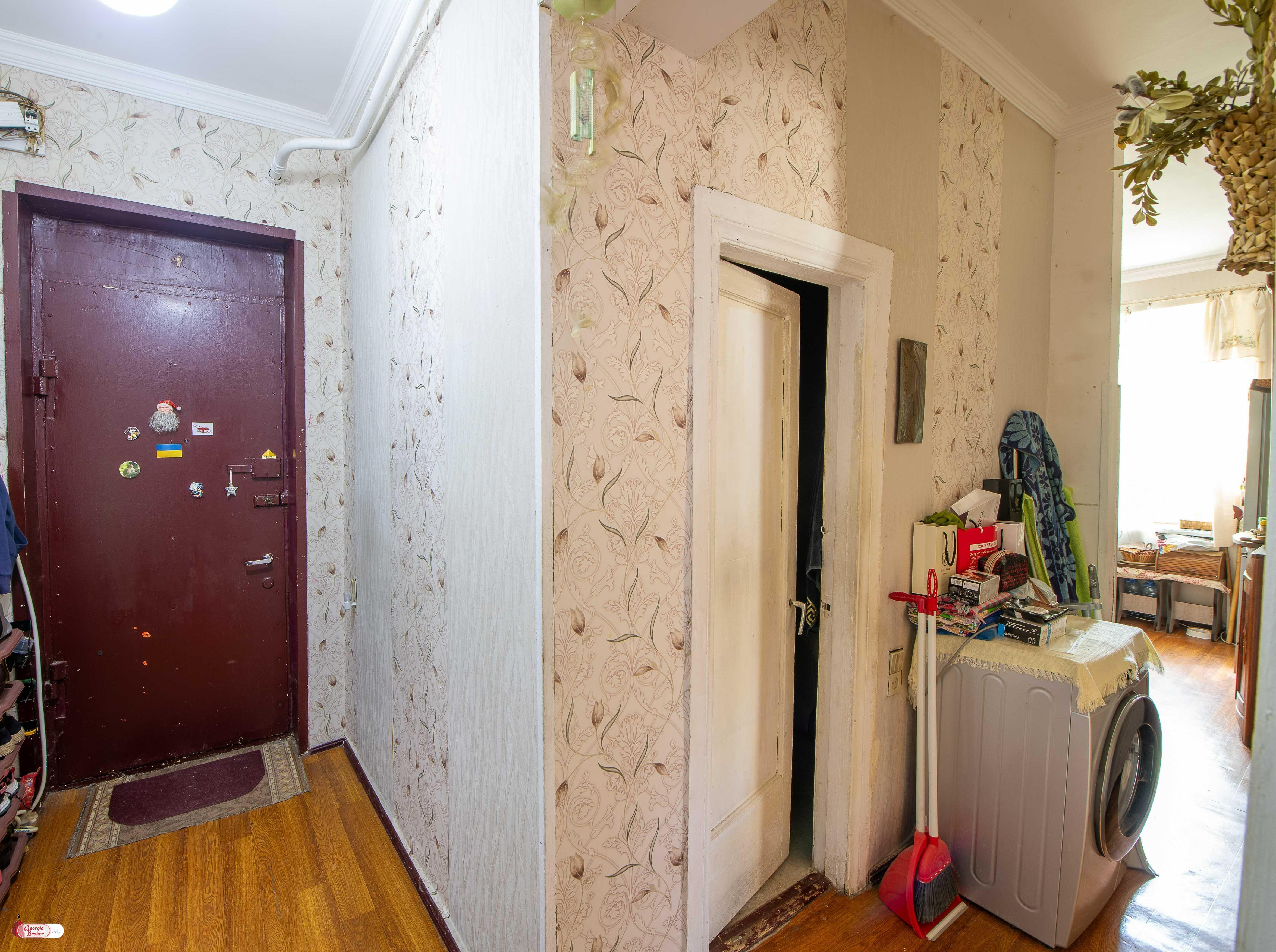 old repaired 3-room apartment for sale