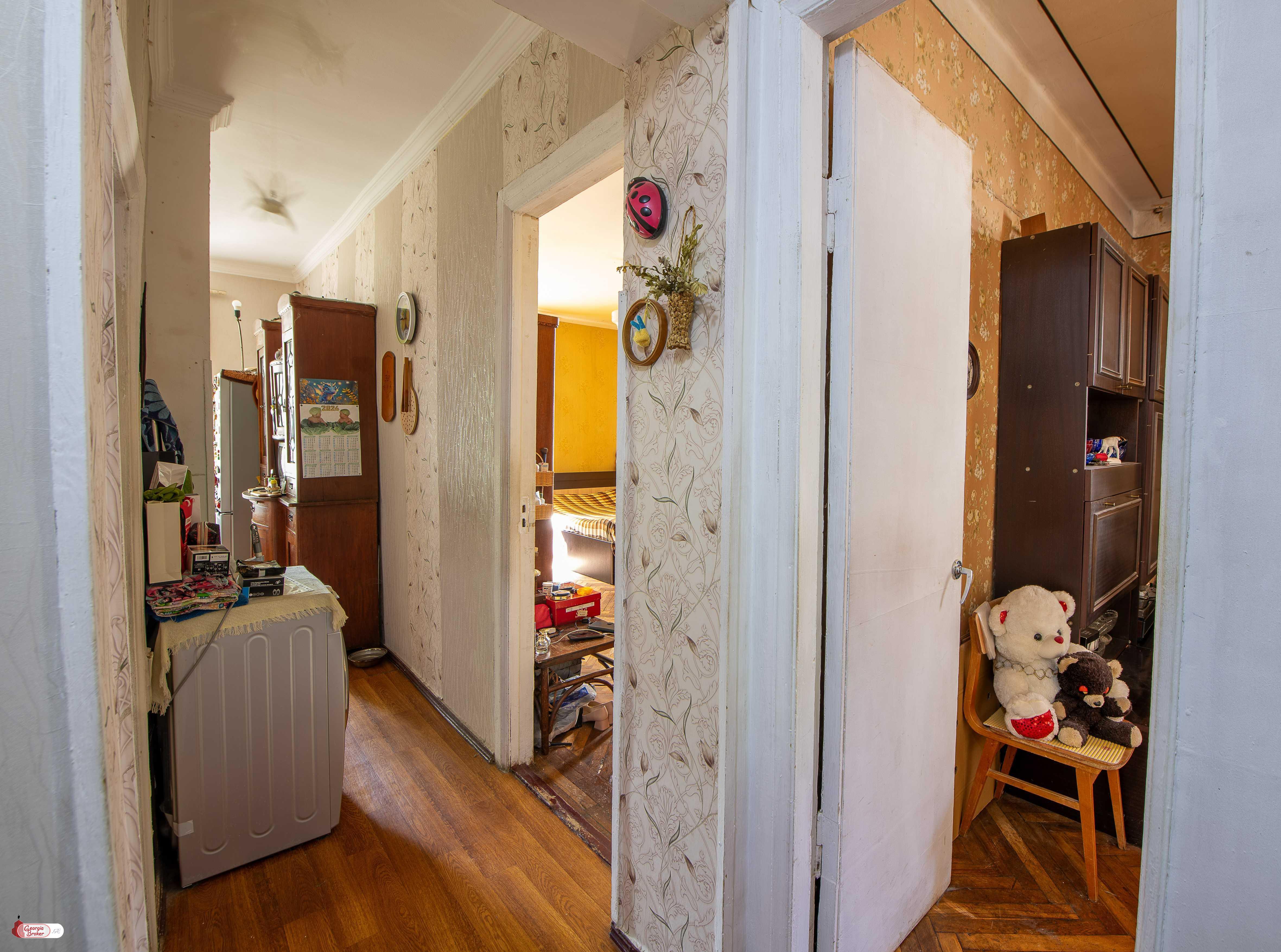 old repaired 3-room apartment for sale