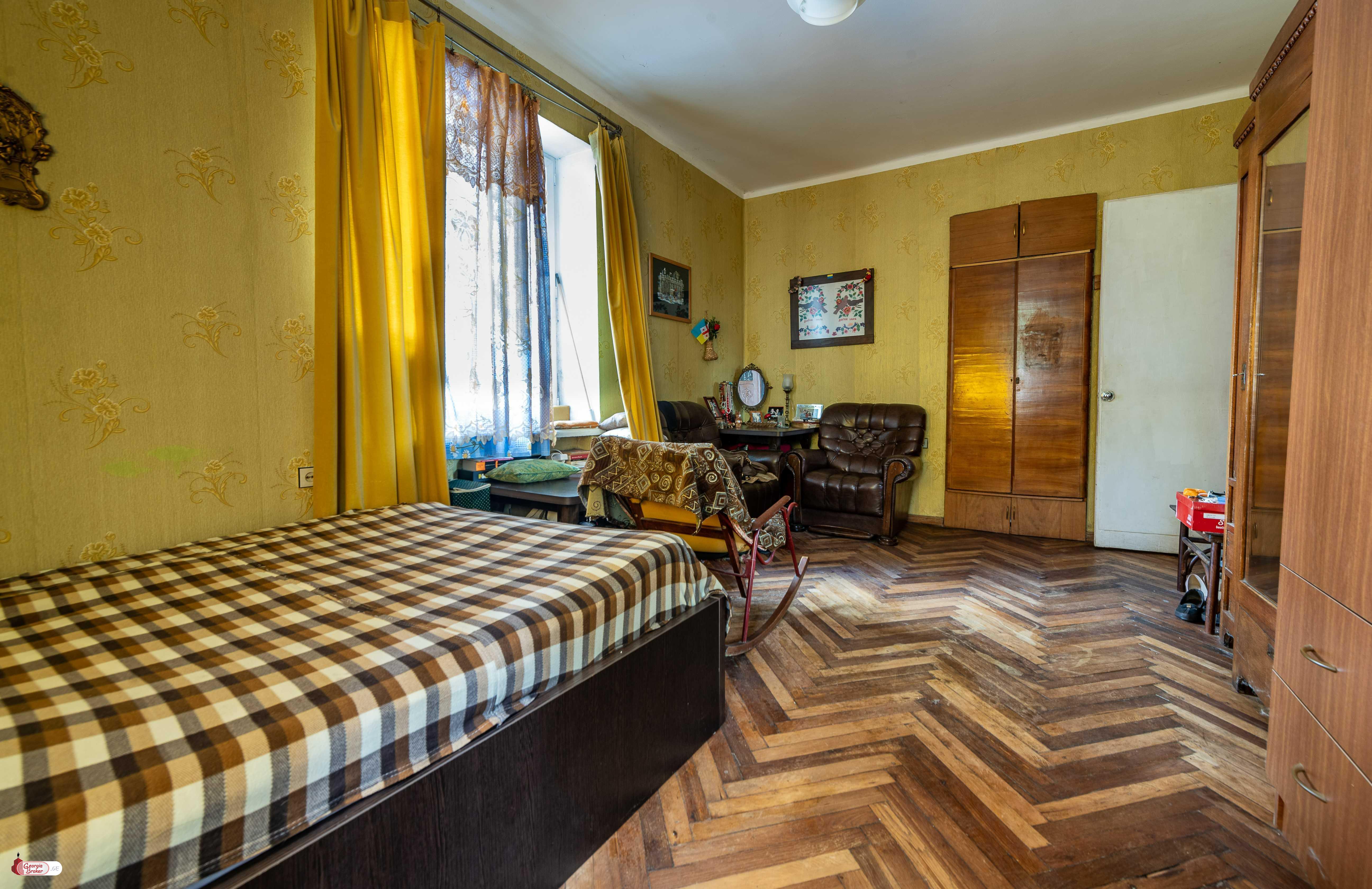 old repaired 3-room apartment for sale