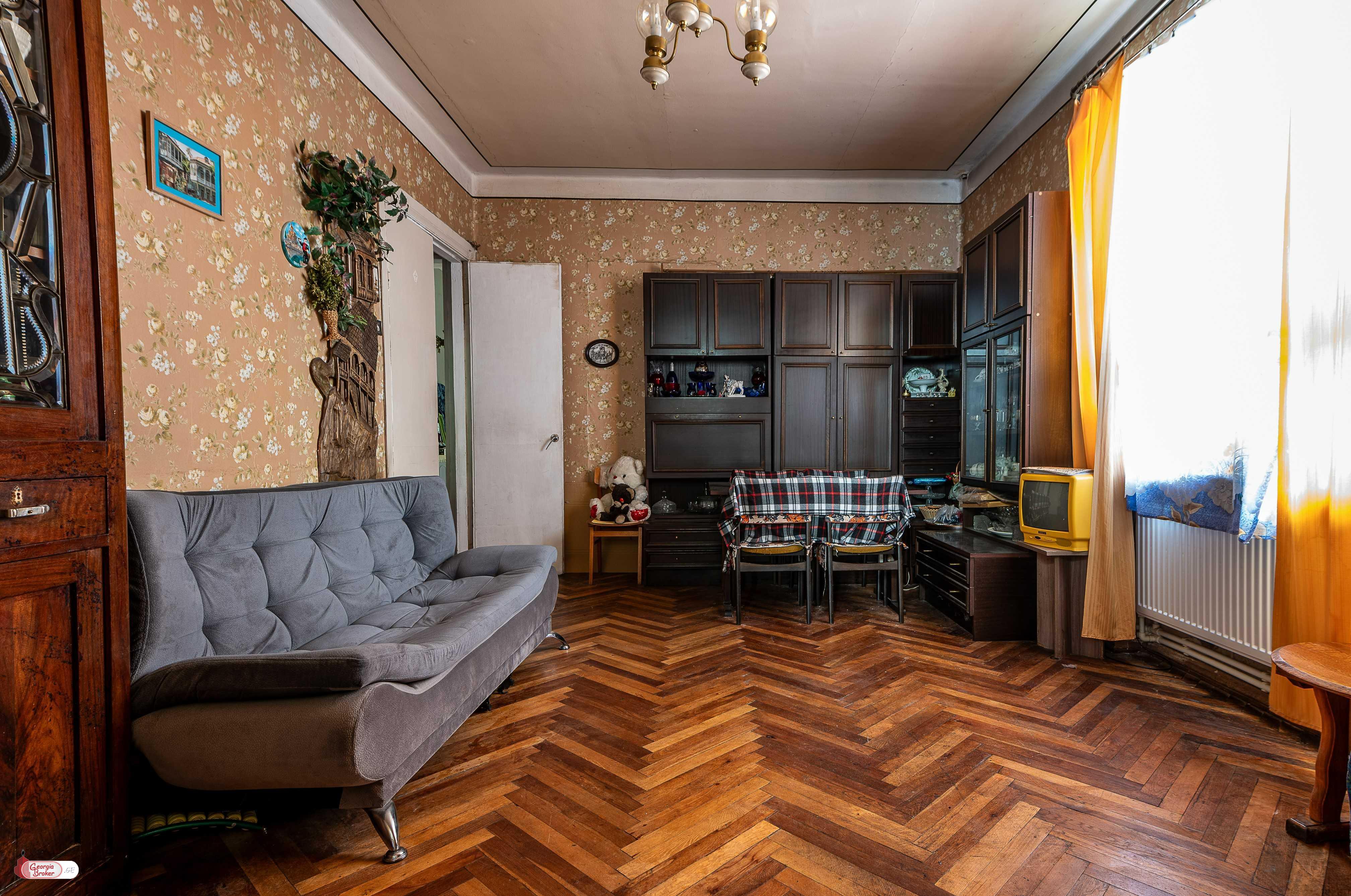 old repaired 3-room apartment for sale