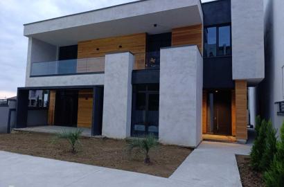 იყიდება ახალი გარემონტებული 8 ოთახიანი სახლი