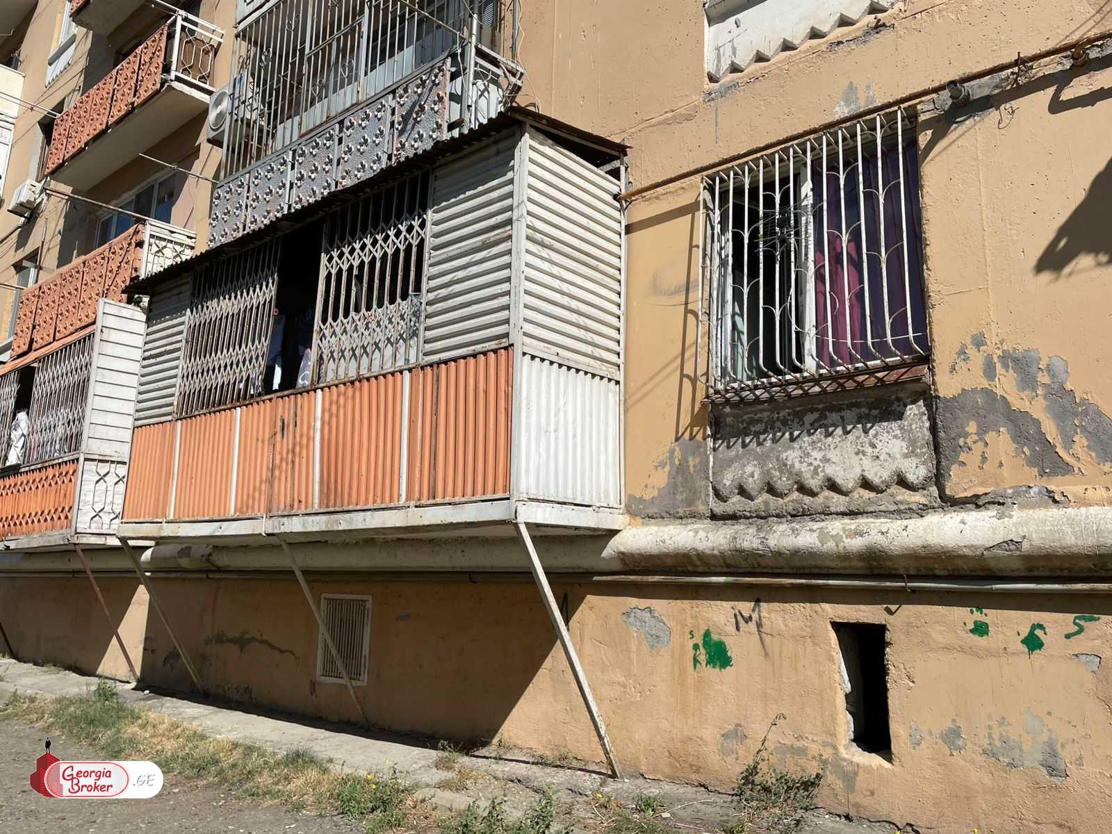 nearly repaired 5-room apartment for sale