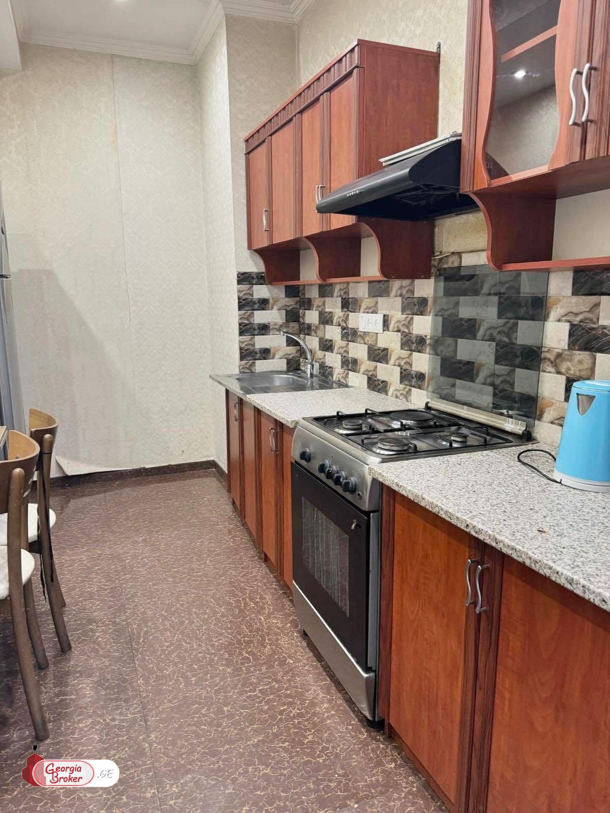 nearly repaired 3-room apartment for sale