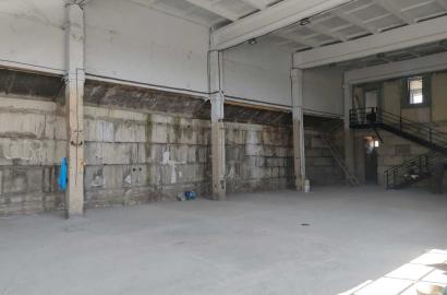 old repaired production space for rent