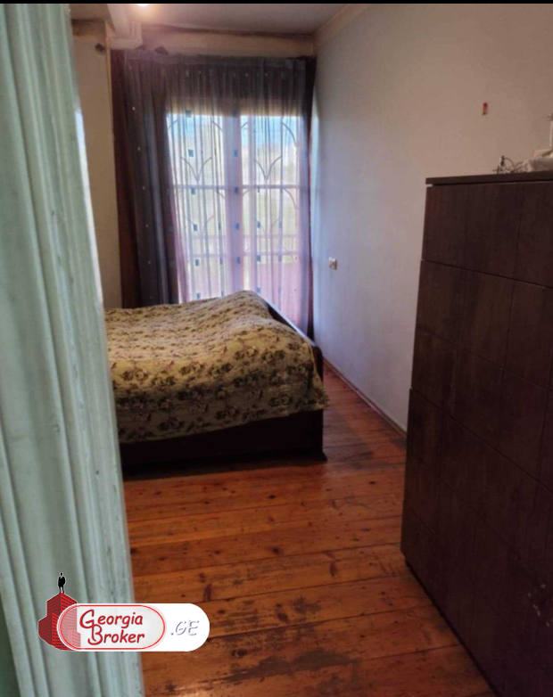 იყიდება ახალი გარემონტებული 5 ოთახიანი ბინა