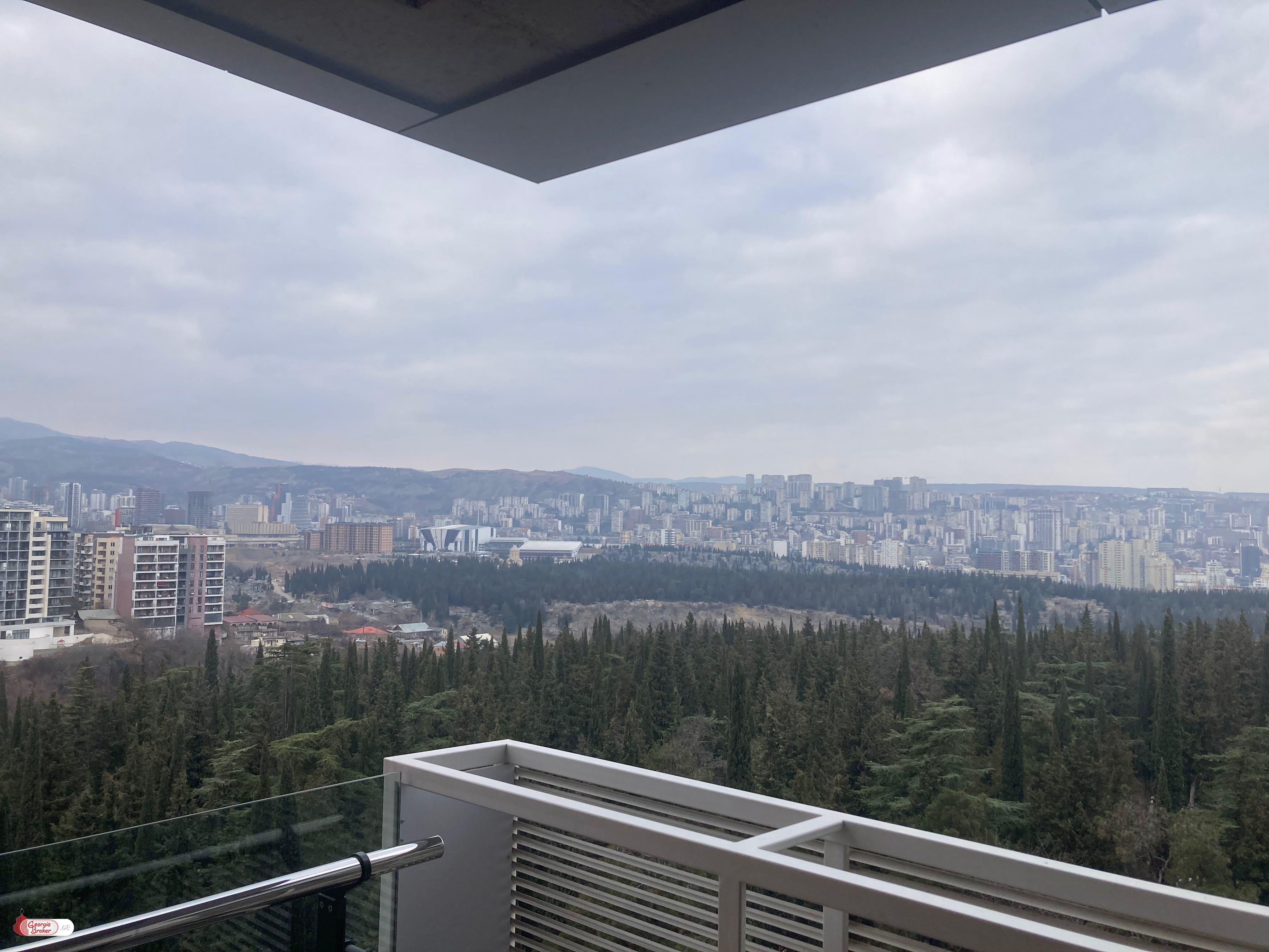 nearly repaired 3-room apartment for sale