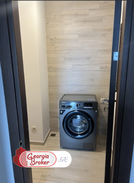 იყიდება ახალი გარემონტებული 5 ოთახიანი ბინა