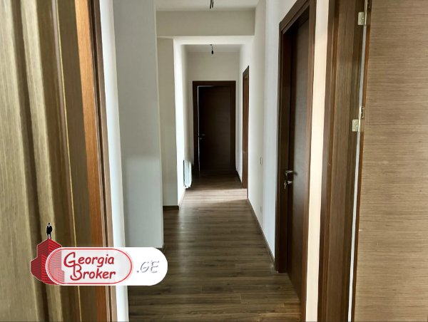 იყიდება ახალი გარემონტებული 5 ოთახიანი ბინა