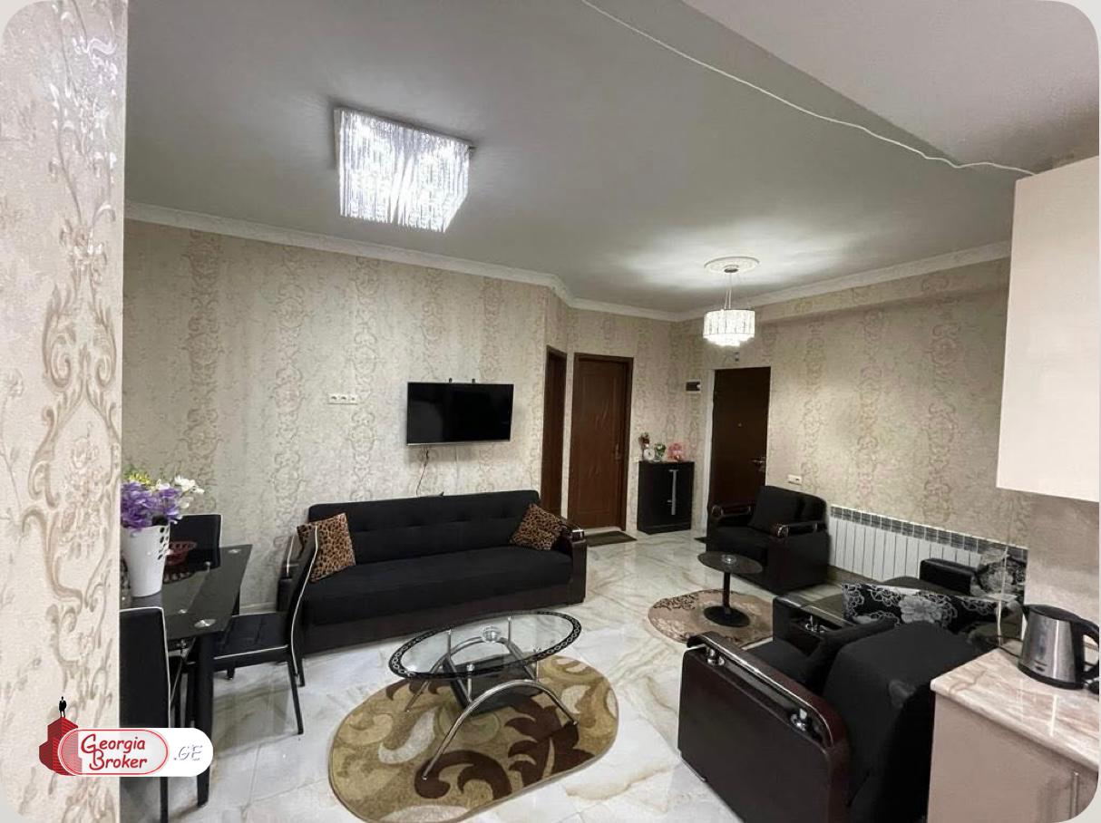 продается квартира с новым ремонтом 3-комнаты