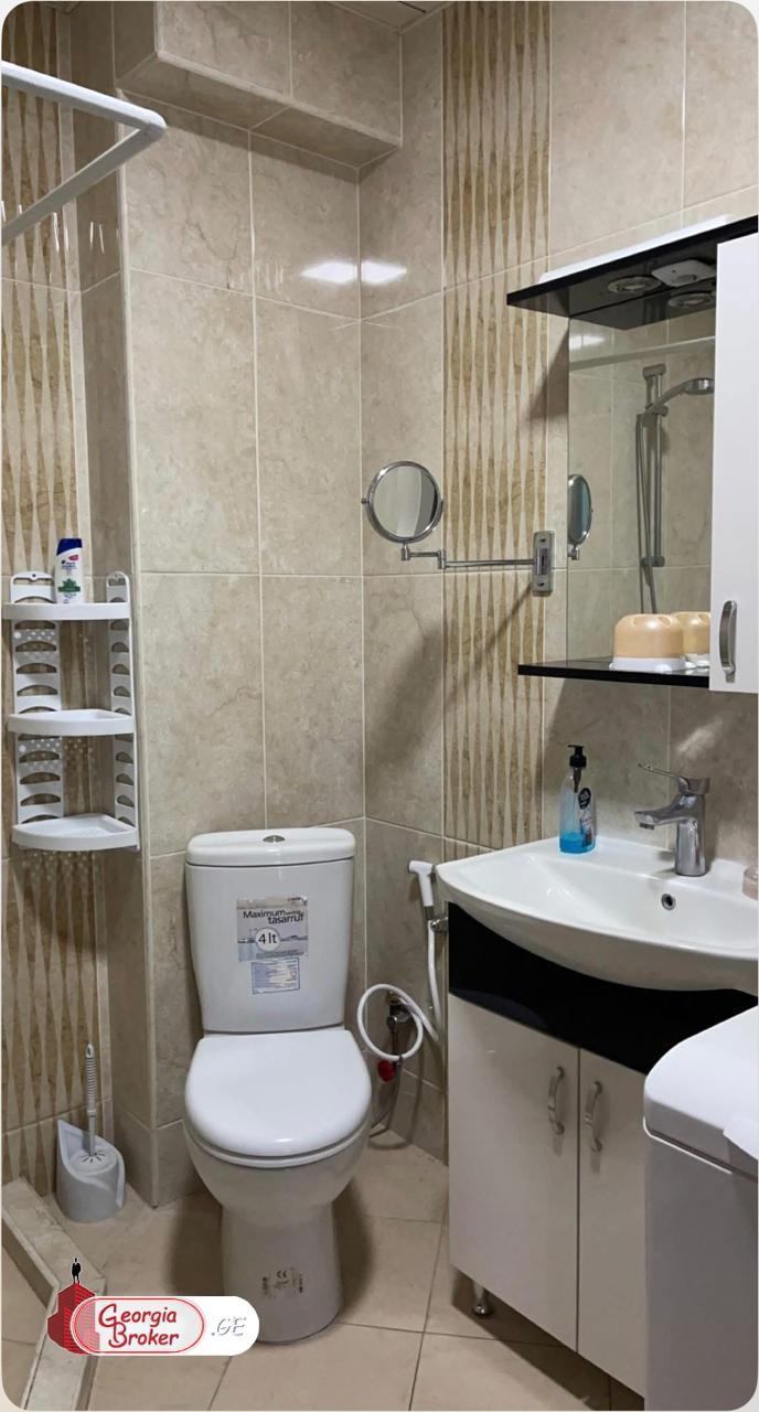 продается квартира с новым ремонтом 3-комнаты