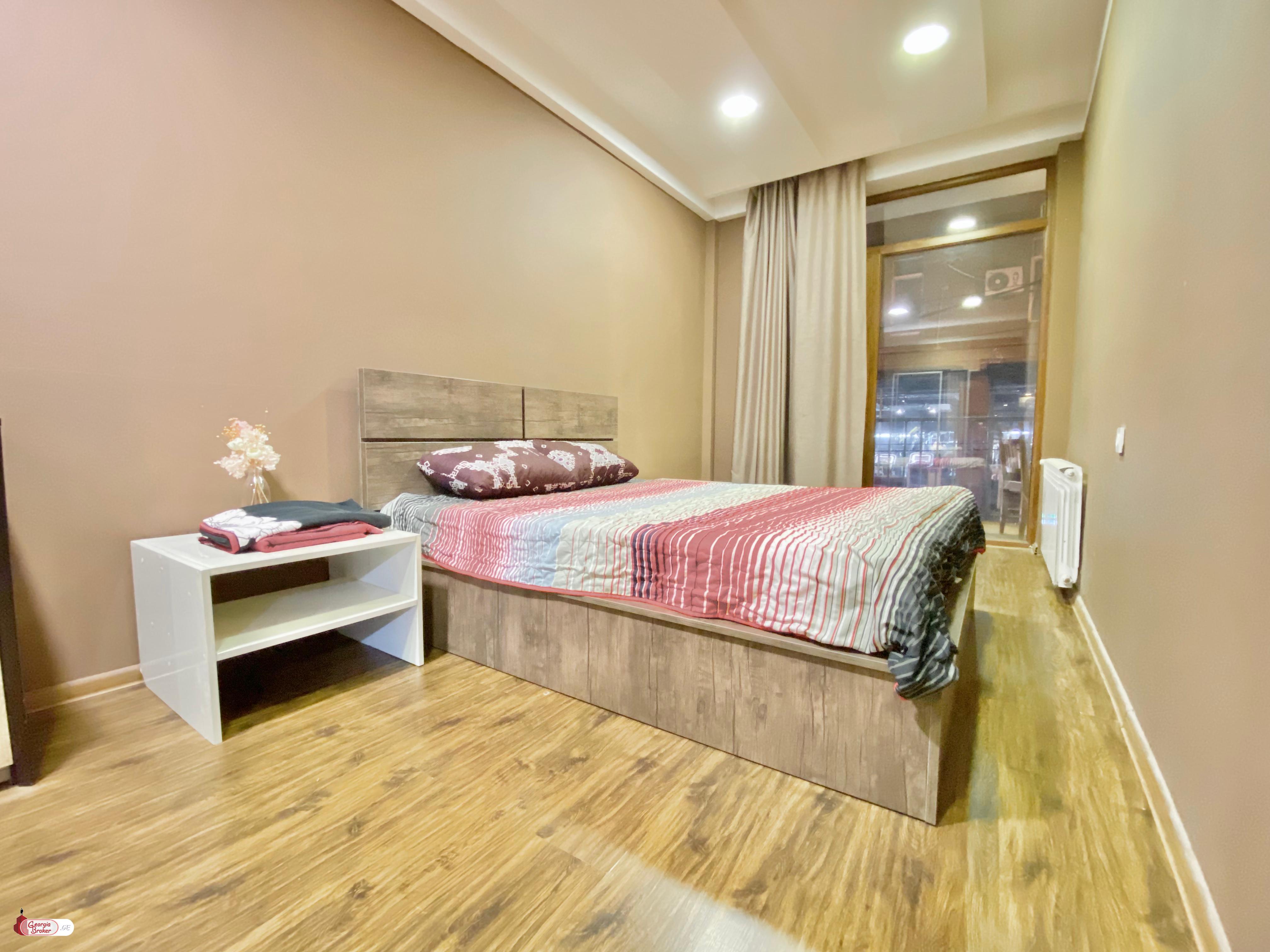 იყიდება ახალი გარემონტებული 2 ოთახიანი ბინა