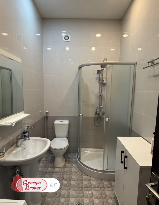 nearly repaired 3-room apartment for sale