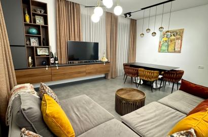 იყიდება ახალი გარემონტებული 4 ოთახიანი ბინა