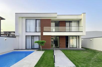 იყიდება ახალი გარემონტებული 9 ოთახიანი სახლი