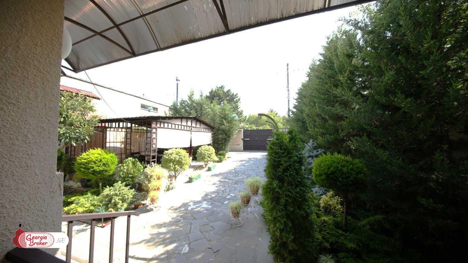 продается дом с новым ремонтом 5-комнат