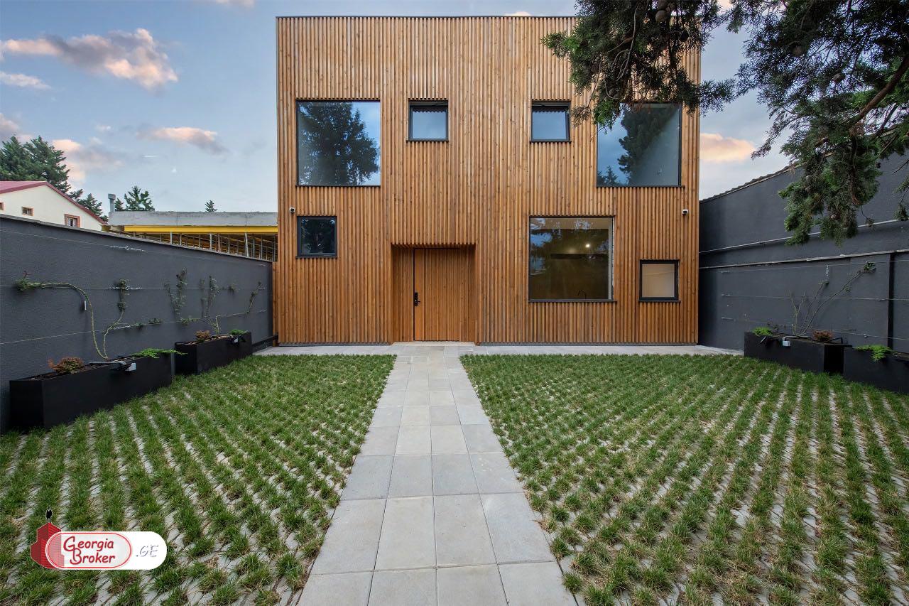 продается дом с новым ремонтом 7-комнат