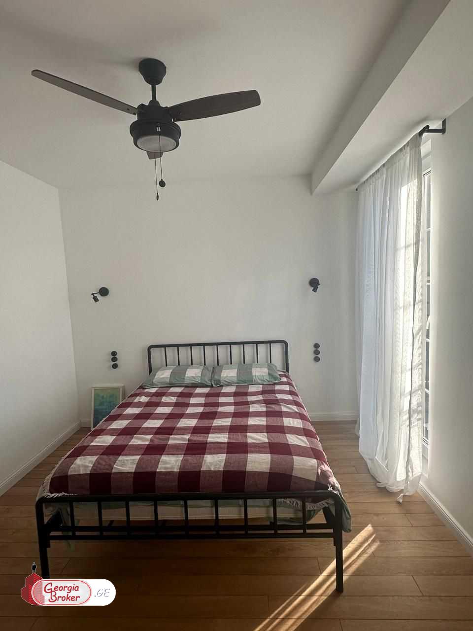 продается квартира с новым ремонтом 4-комнаты