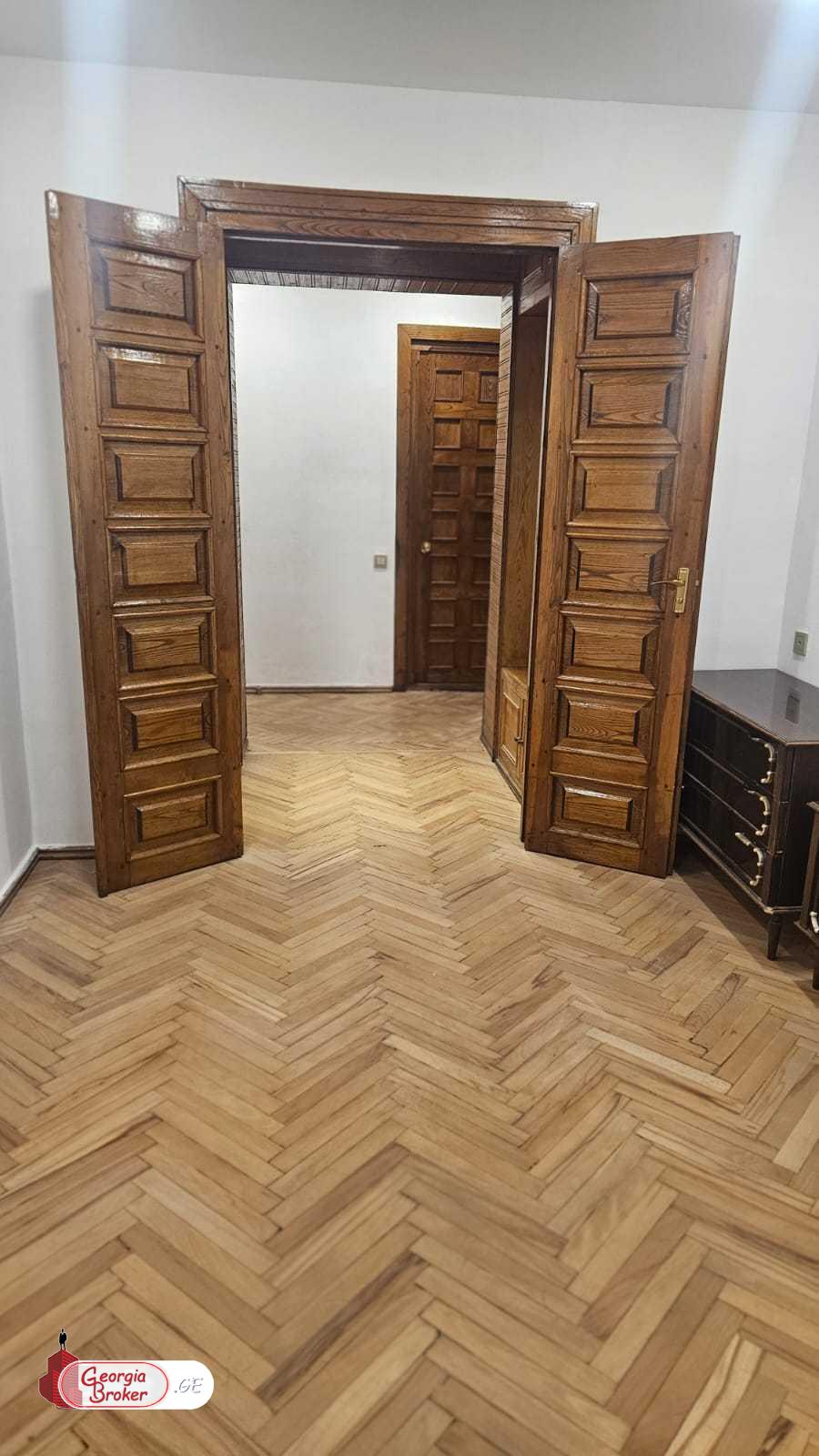 nearly repaired 3-room apartment for sale