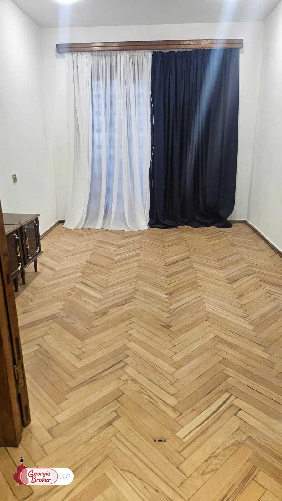 nearly repaired 3-room apartment for sale