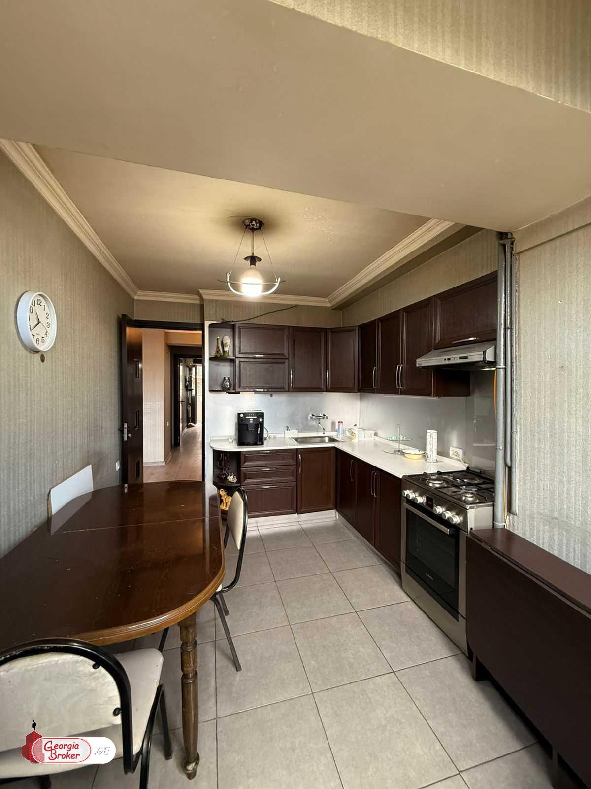 იყიდება ახალი გარემონტებული 4 ოთახიანი ბინა