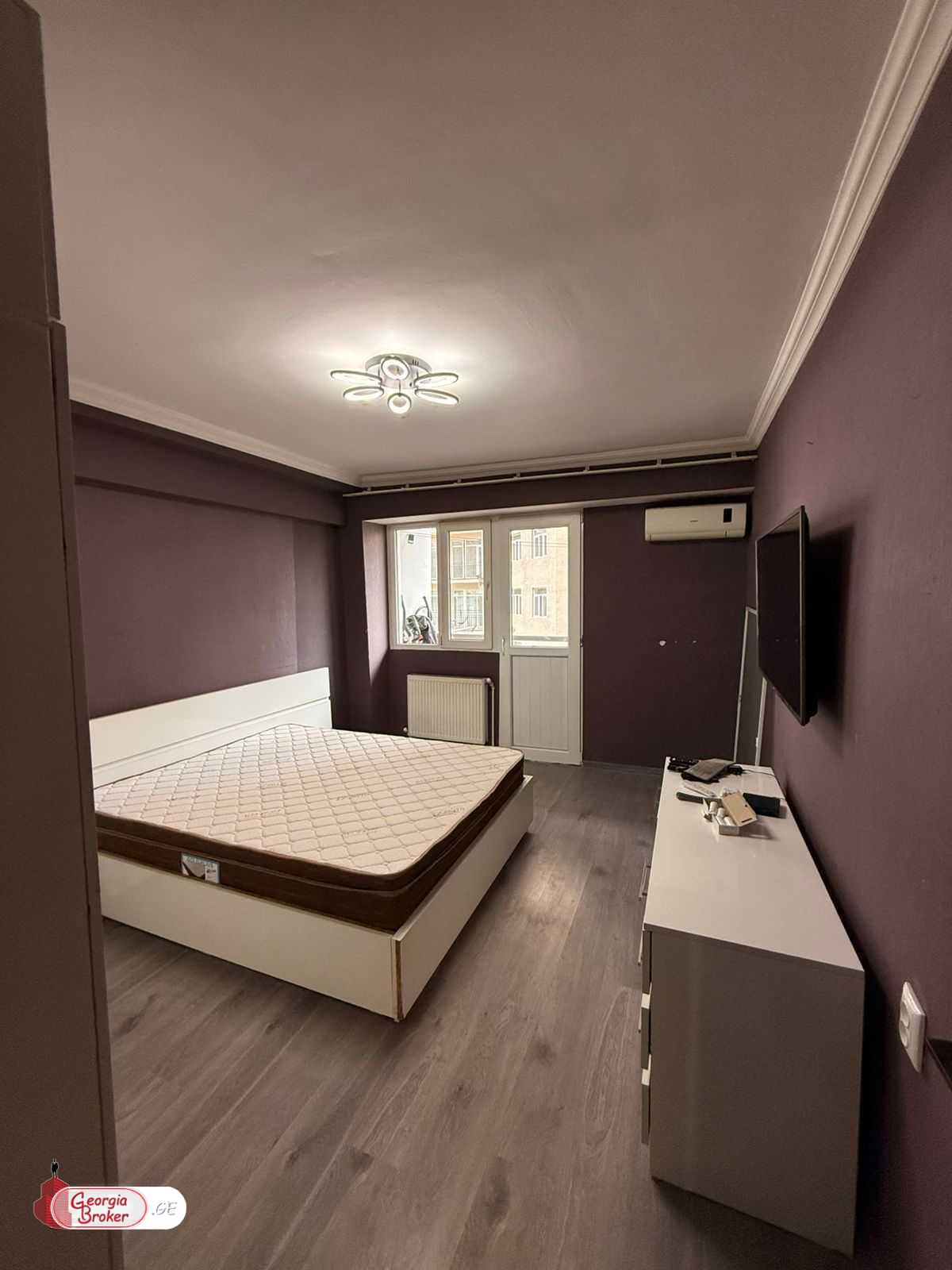 იყიდება ახალი გარემონტებული 4 ოთახიანი ბინა