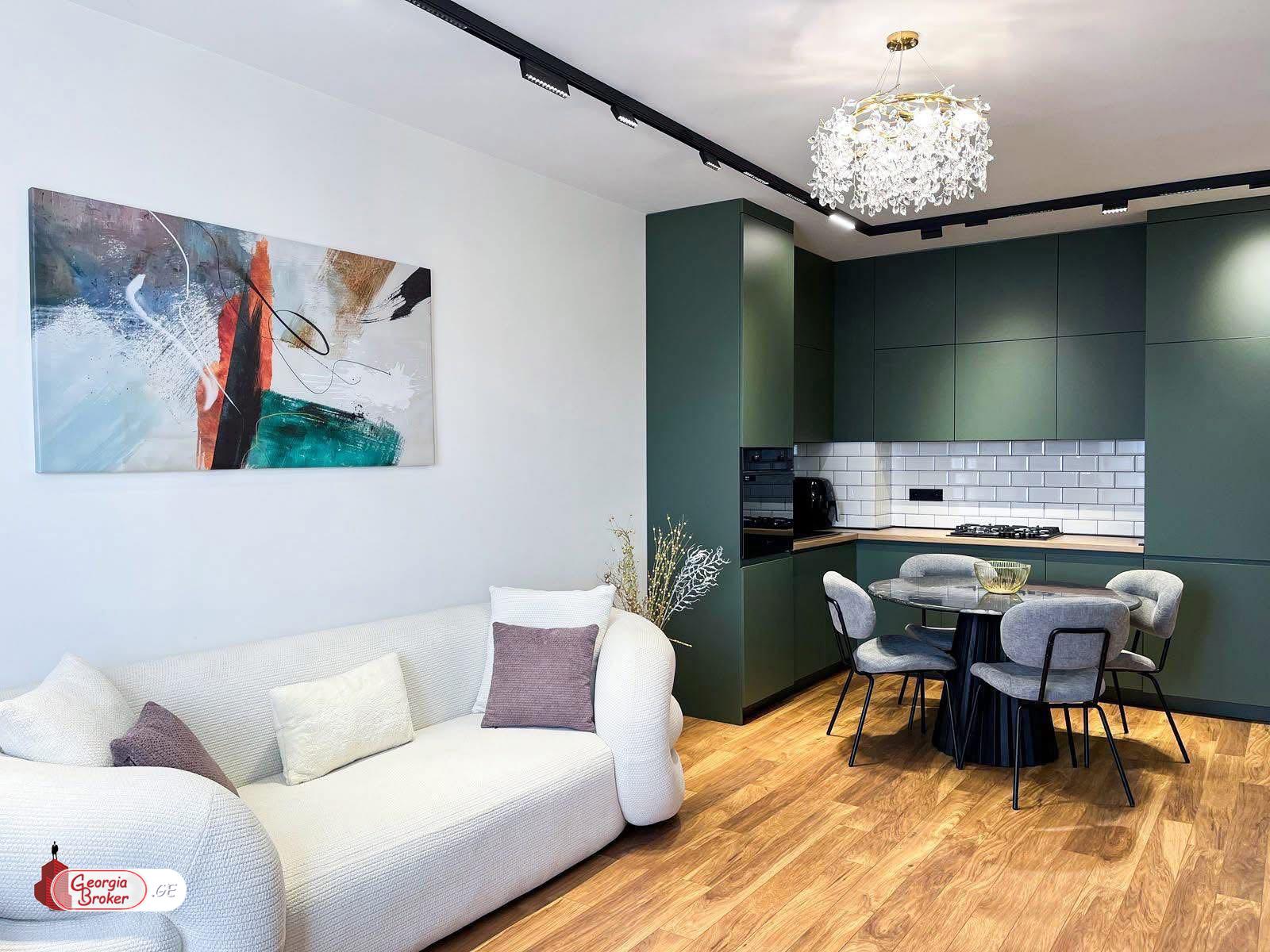 продается квартира с новым ремонтом 3-комнаты