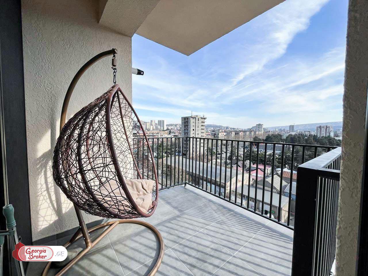 продается квартира с новым ремонтом 3-комнаты