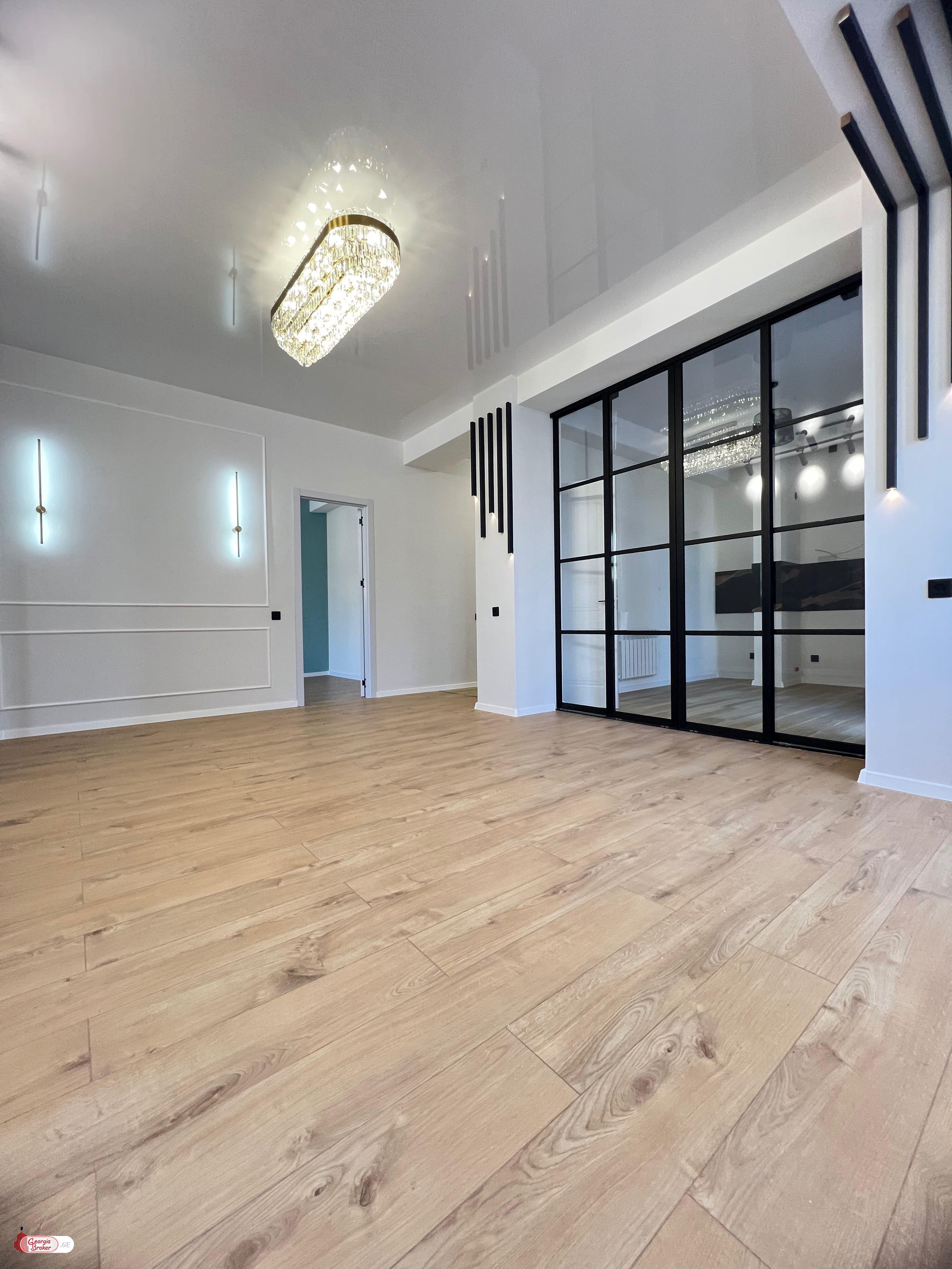 იყიდება ახალი გარემონტებული 4 ოთახიანი ბინა