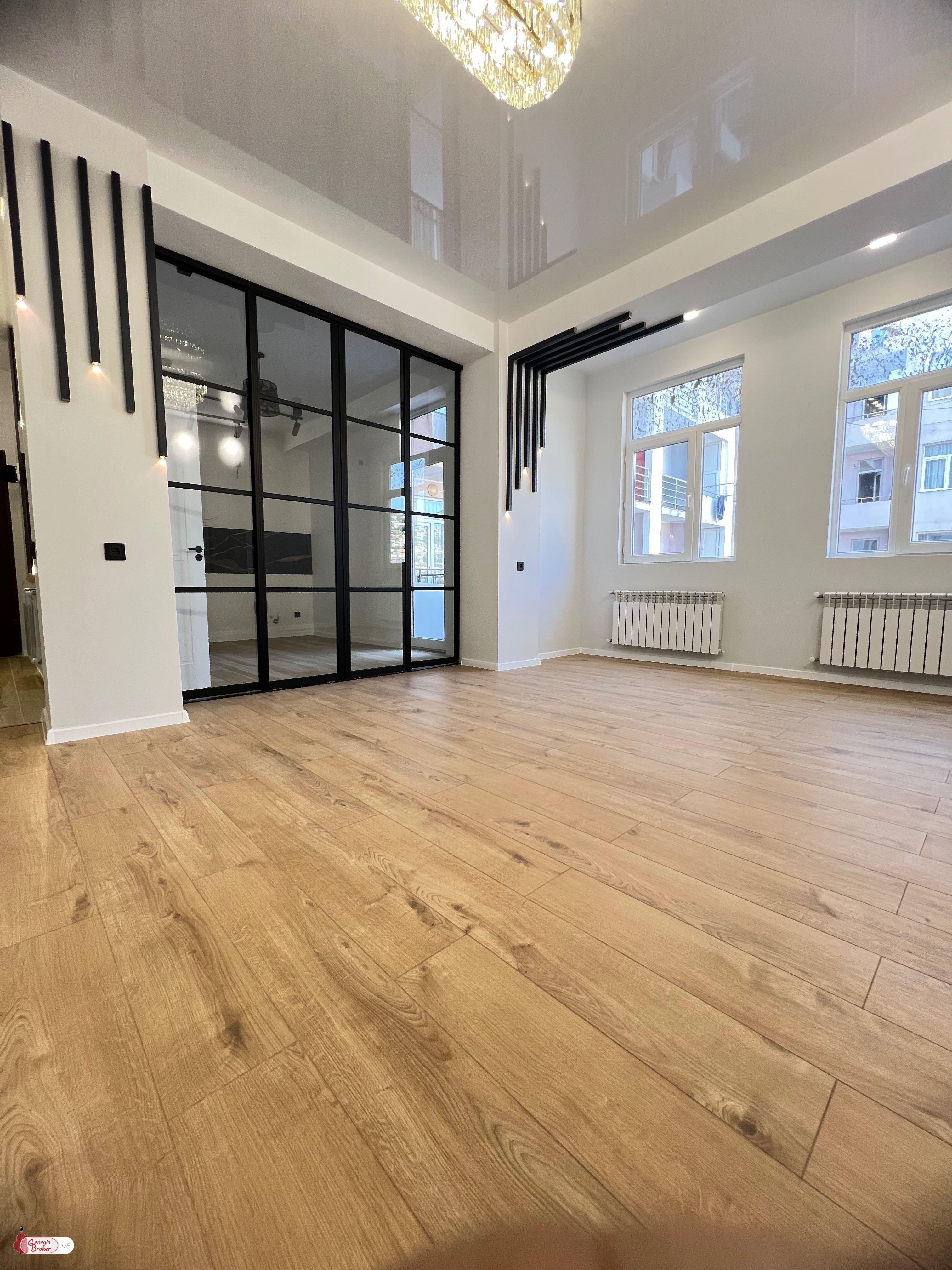 იყიდება ახალი გარემონტებული 4 ოთახიანი ბინა