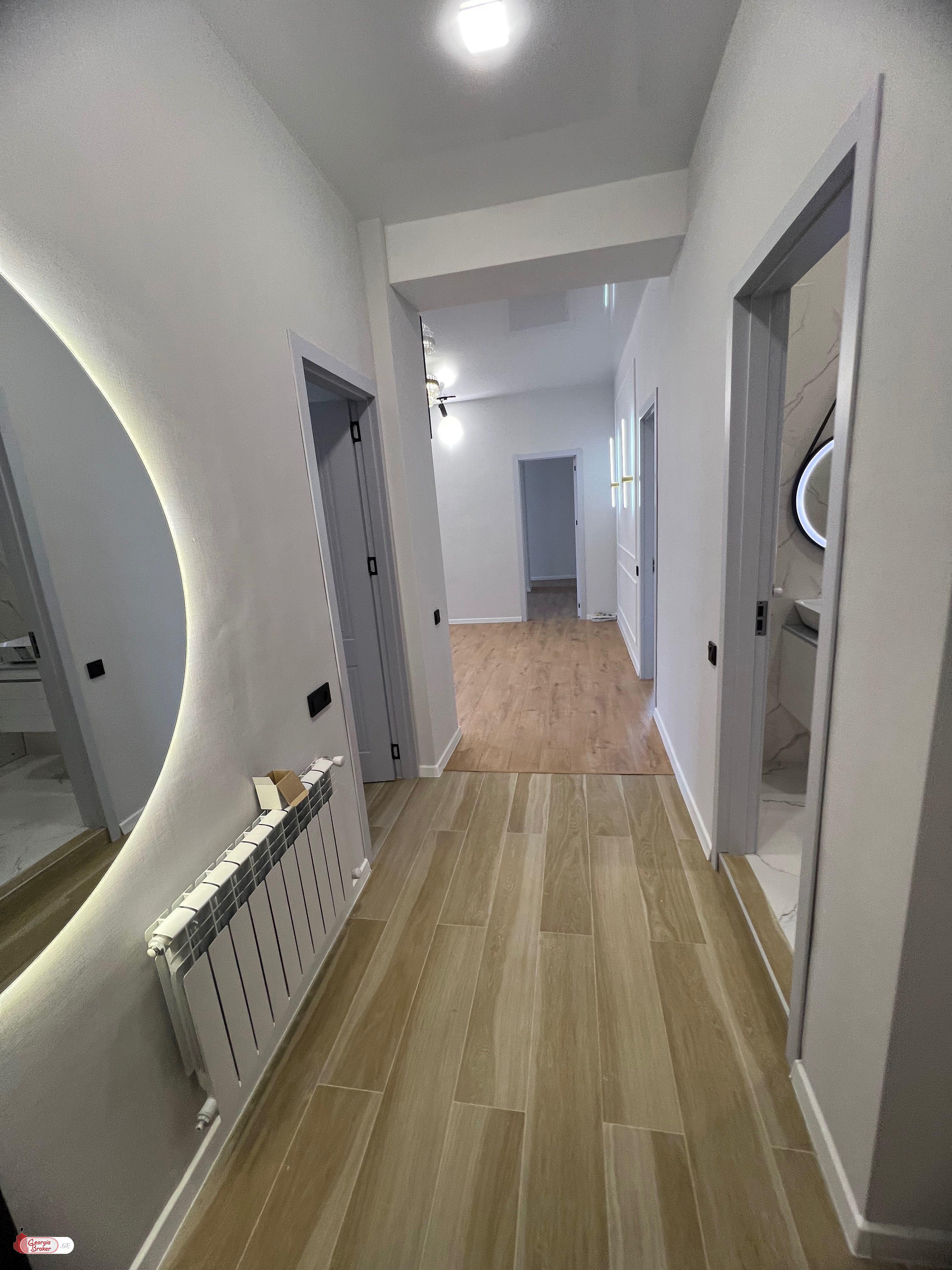 იყიდება ახალი გარემონტებული 4 ოთახიანი ბინა