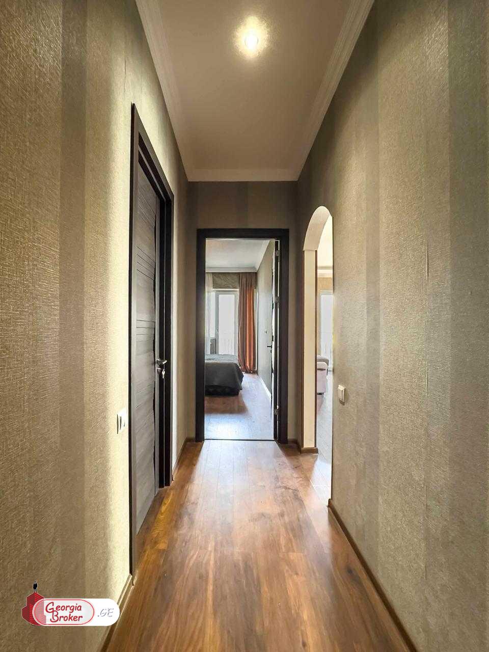 იყიდება ახალი გარემონტებული 3 ოთახიანი ბინა