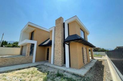 продается дом с новым ремонтом 5-комнат