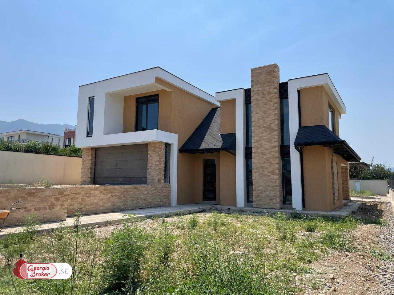 продается дом с новым ремонтом 5-комнат