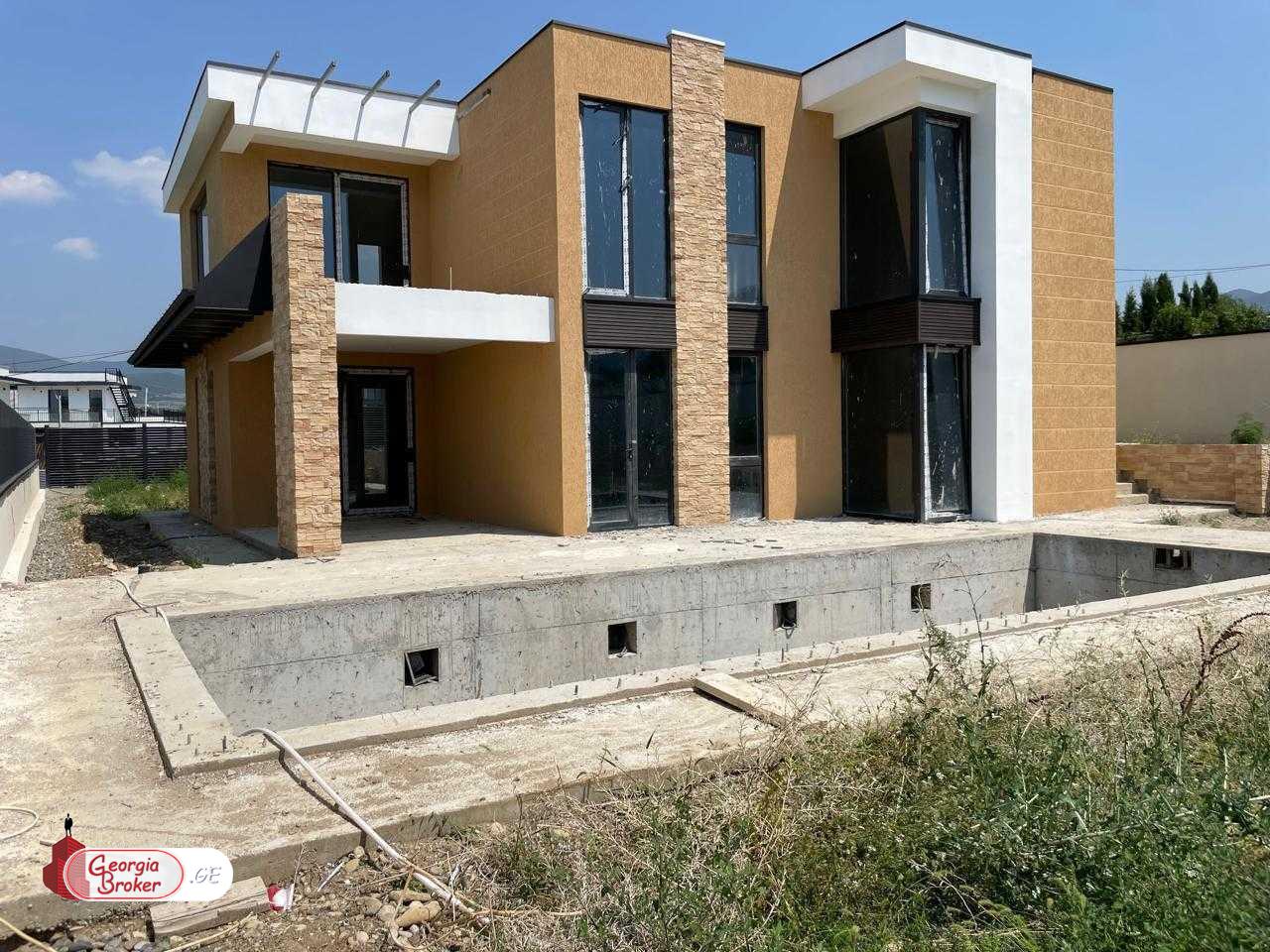 продается дом с новым ремонтом 5-комнат