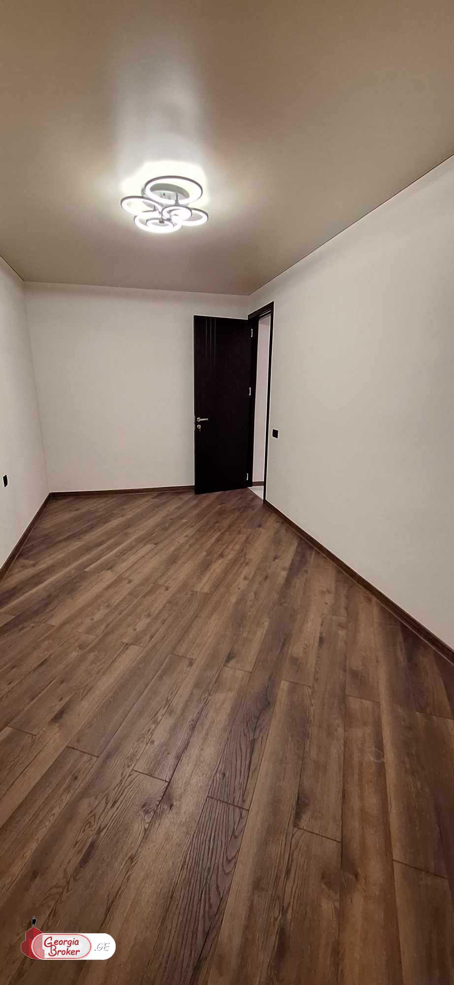 nearly repaired 3-room apartment for sale