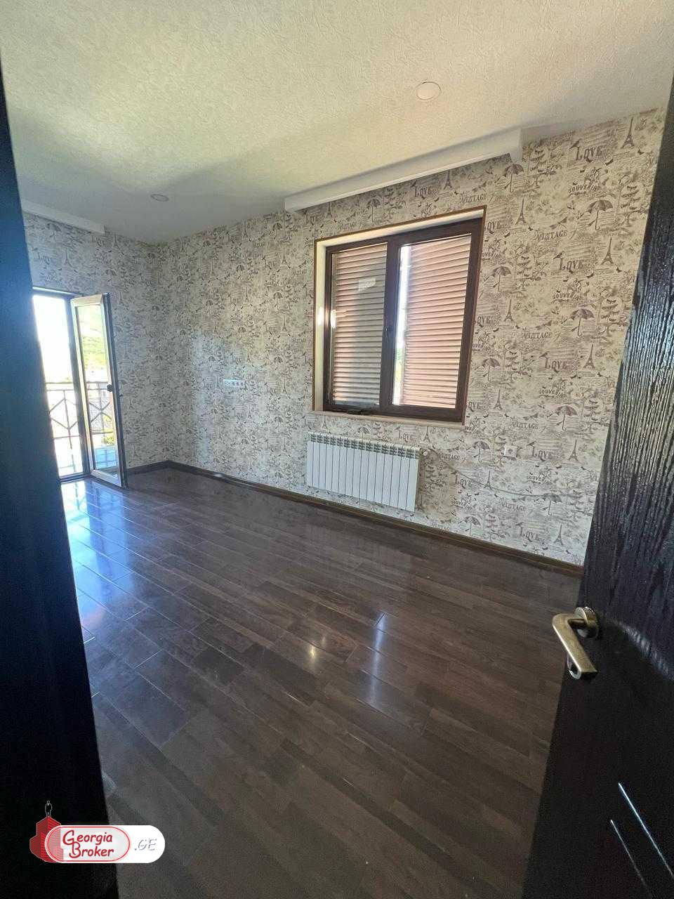 продается дом с новым ремонтом 7-комнат