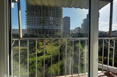 продается квартира со старым ремонтом 2-комнаты