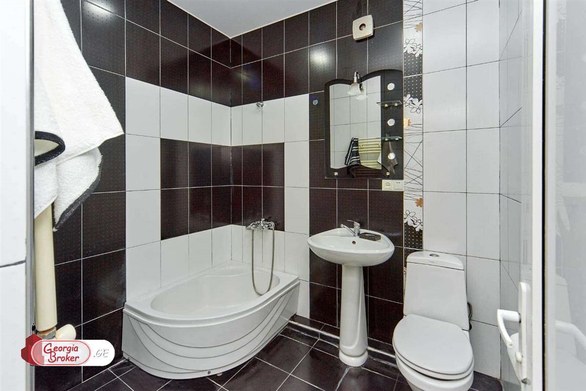 продается дом с новым ремонтом 6-комнат