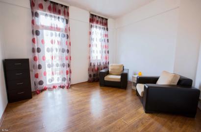 продается квартира с новым ремонтом 4-комнаты