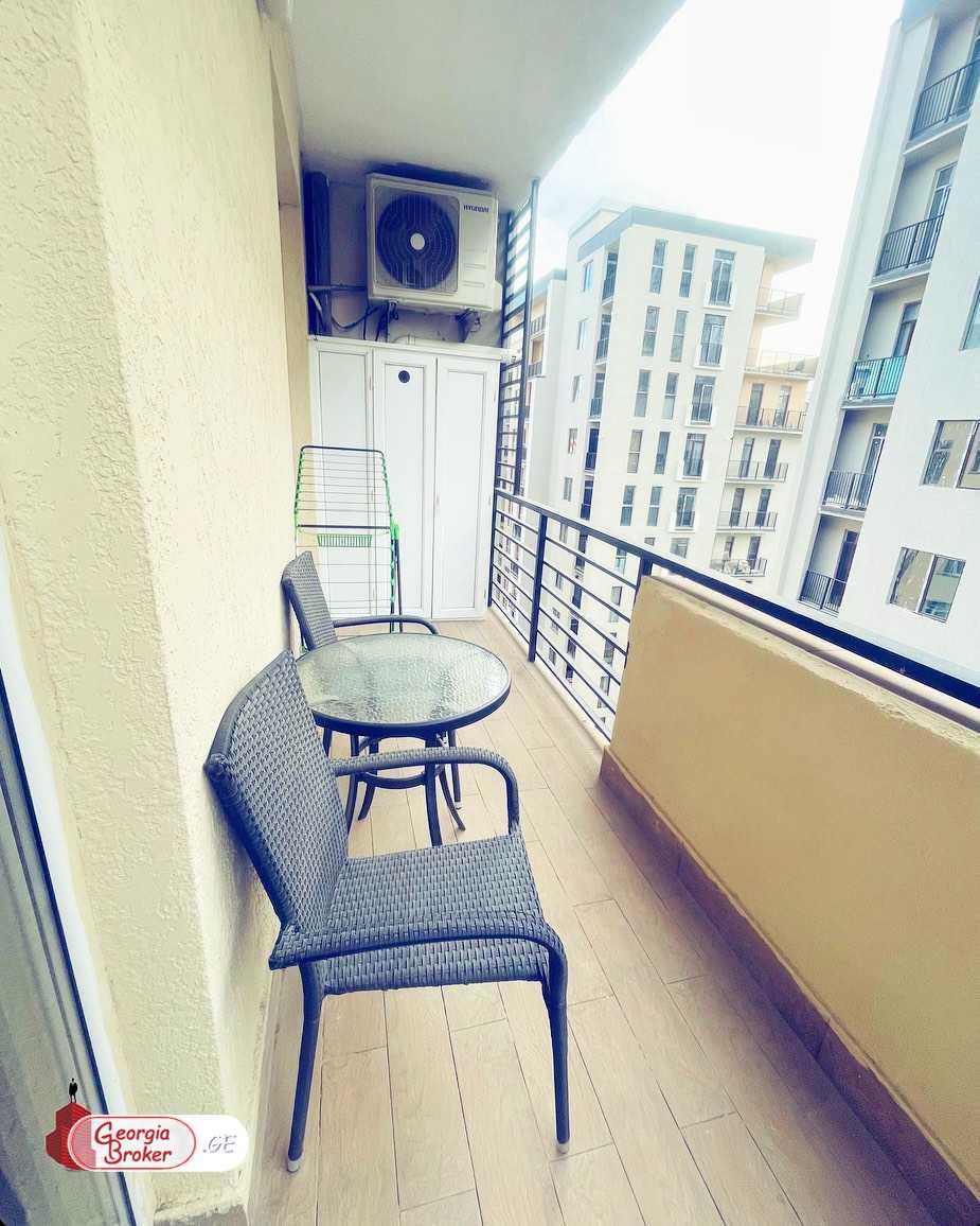 продается квартира с новым ремонтом 3-комнаты